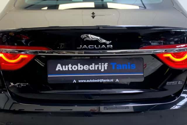 Jaguar XF (2019) thumbnail 22