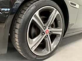 Jaguar XF (2019) thumbnail 25