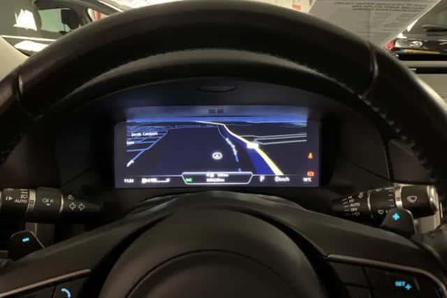 Jaguar XF (2019) thumbnail 26