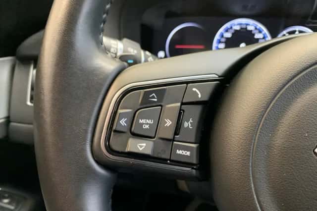 Jaguar XF (2019) thumbnail 27