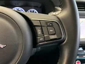 Jaguar XF (2019) thumbnail 29