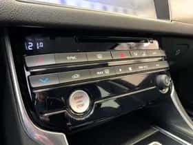 Jaguar XF (2019) thumbnail 34