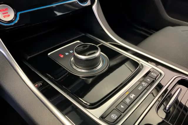 Jaguar XF (2019) thumbnail 37