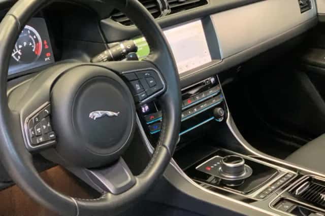 Jaguar XF (2019) thumbnail 44