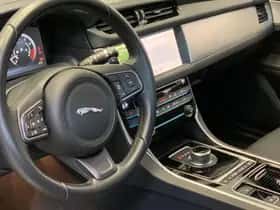 Jaguar XF (2019) thumbnail 44