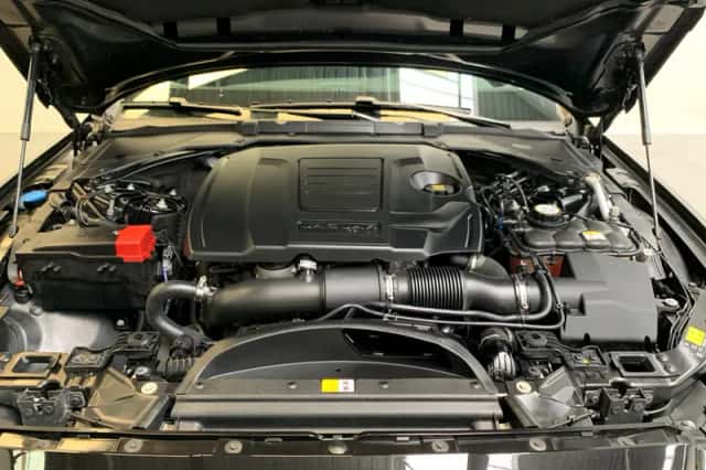 Jaguar XF (2019) thumbnail 6