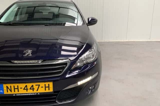 Peugeot 308 (2017) thumbnail 12