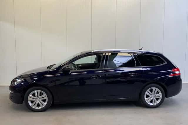 Peugeot 308 (2017) thumbnail 3