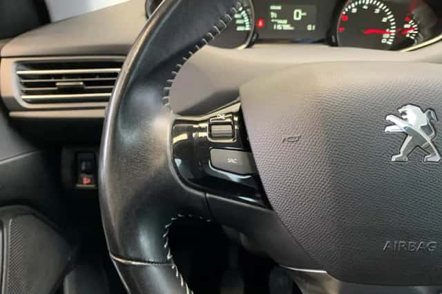 Peugeot 308 (2017) thumbnail 21