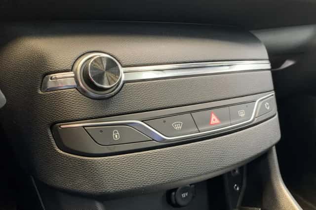 Peugeot 308 (2017) thumbnail 32
