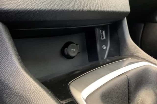 Peugeot 308 (2017) thumbnail 33