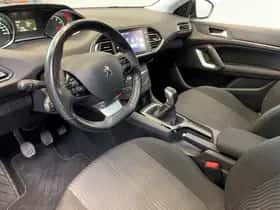 Peugeot 308 (2017) thumbnail 37