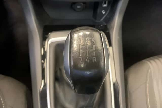 Peugeot 308 (2017) thumbnail 7