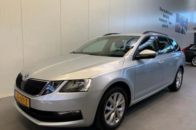 Škoda Octavia (2019) thumbnail 12
