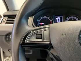 Škoda Octavia (2019) thumbnail 22