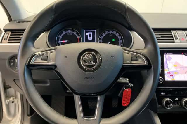 Škoda Octavia (2019) thumbnail 23