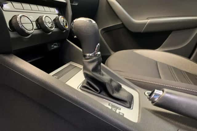 Škoda Octavia (2019) thumbnail 30
