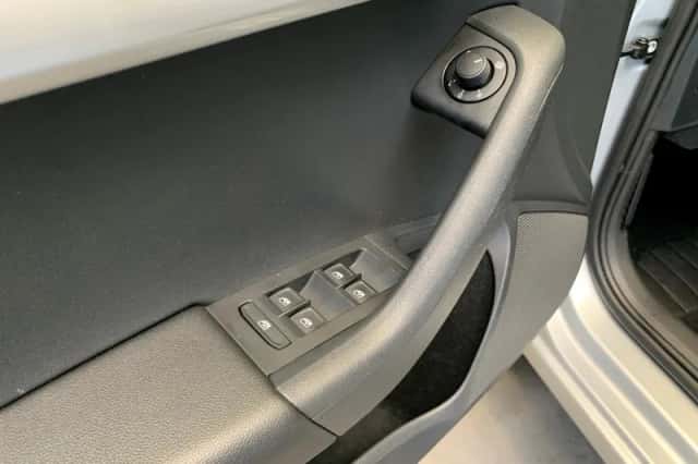 Škoda Octavia (2019) thumbnail 34