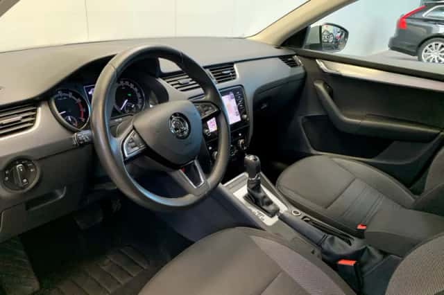 Škoda Octavia (2019) thumbnail 36