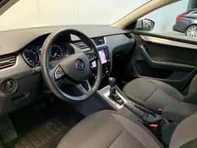 Škoda Octavia (2019) thumbnail 36