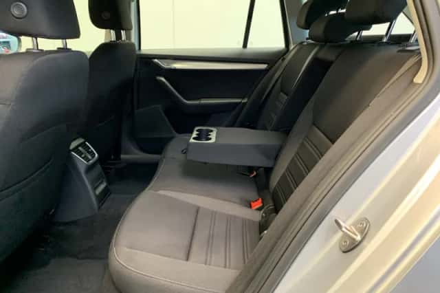 Škoda Octavia (2019) thumbnail 40