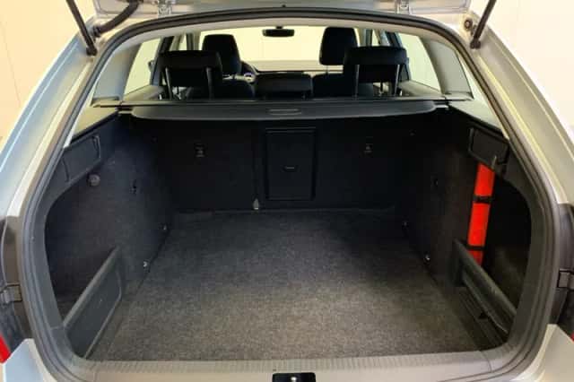 Škoda Octavia (2019) thumbnail 44