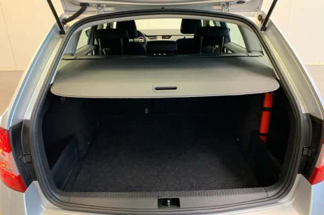 Škoda Octavia (2019) thumbnail 45