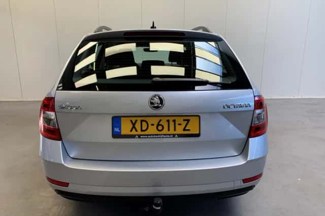 Škoda Octavia (2019) thumbnail 46