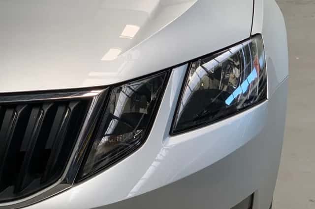 Škoda Octavia (2019) thumbnail 10
