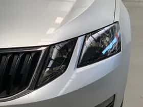 Škoda Octavia (2019) thumbnail 10