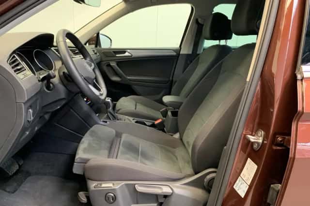 Volkswagen Tiguan (2021) thumbnail 2