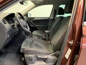 Volkswagen Tiguan (2021) thumbnail 2