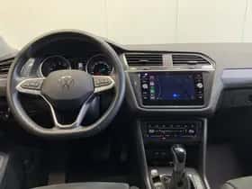Volkswagen Tiguan (2021) thumbnail 4
