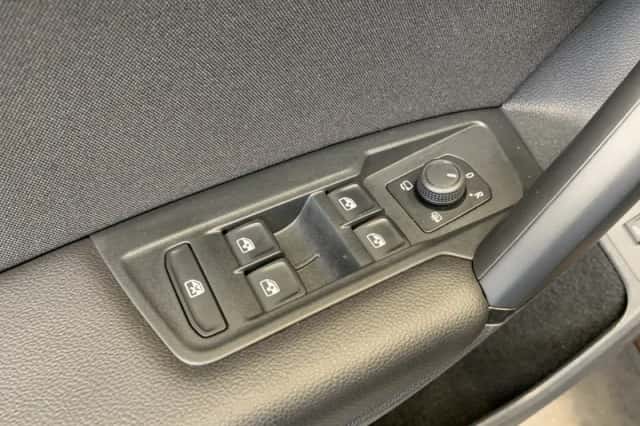 Volkswagen Tiguan (2021) thumbnail 42