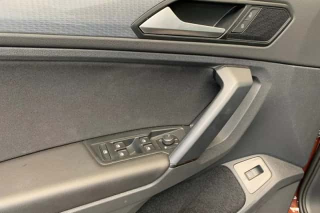 Volkswagen Tiguan (2021) thumbnail 44