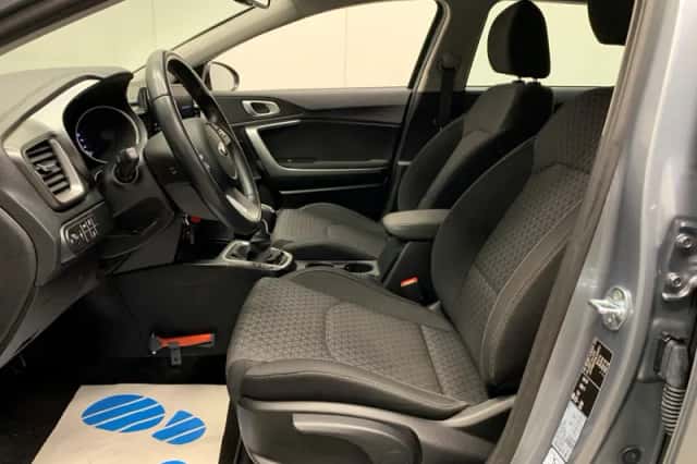 Kia Ceed (2021) thumbnail 2