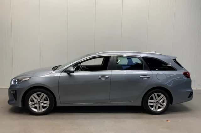 Kia Ceed (2021) thumbnail 3