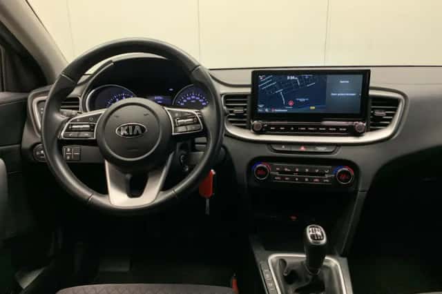 Kia Ceed (2021) thumbnail 5