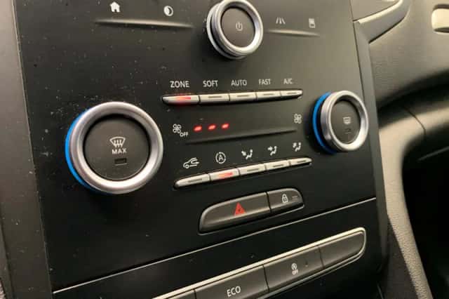 Renault Mégane (2018) thumbnail 28