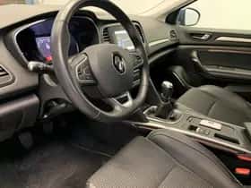 Renault Mégane (2018) thumbnail 36