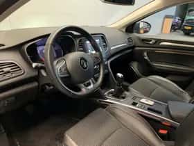 Renault Mégane (2018) thumbnail 37
