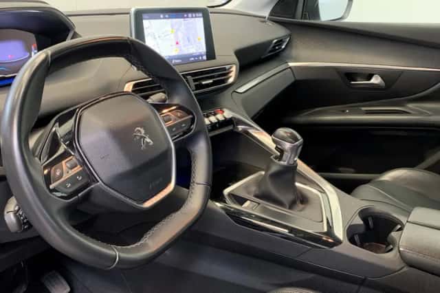 Peugeot 3008 (2018) thumbnail 30
