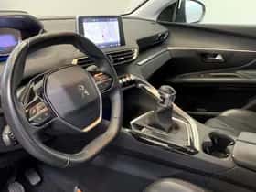 Peugeot 3008 (2018) thumbnail 31