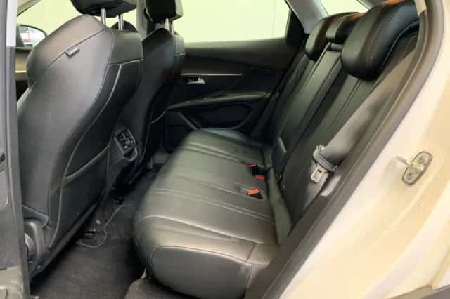 Peugeot 3008 (2018) thumbnail 36