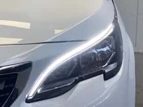 Peugeot 3008 (2018) thumbnail 10