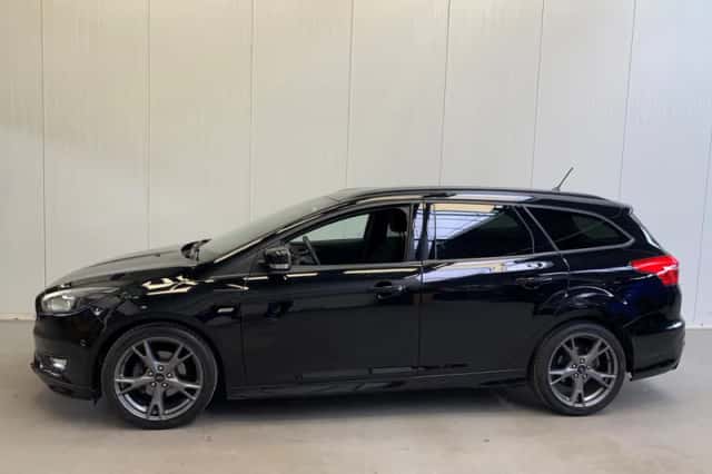 Ford Focus (2018) thumbnail 3