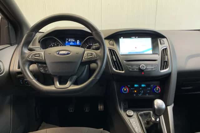 Ford Focus (2018) thumbnail 4