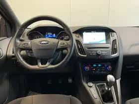 Ford Focus (2018) thumbnail 4