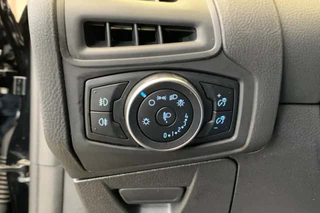 Ford Focus (2018) thumbnail 31