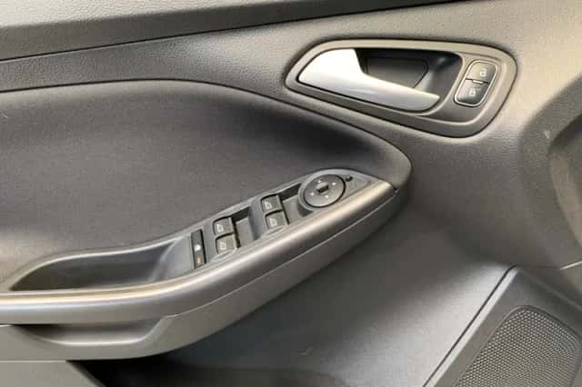 Ford Focus (2018) thumbnail 39
